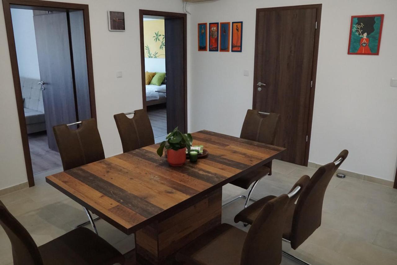 Lali Vendeghaz Hotel Asvanyraro Екстериор снимка