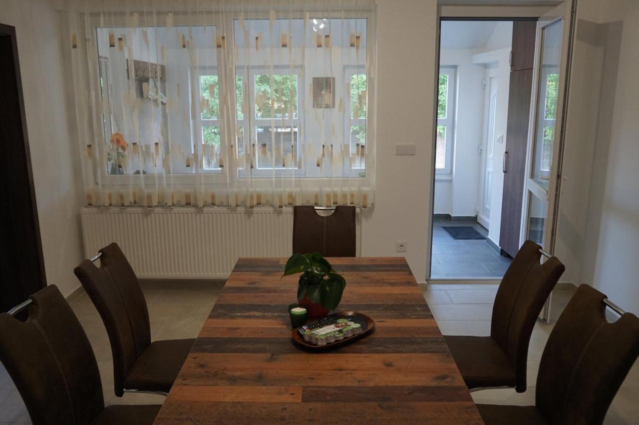 Lali Vendeghaz Hotel Asvanyraro Екстериор снимка